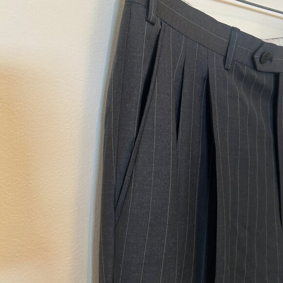 Neiman Marcus men's dark gray pinstripe pants, 100% super 150's wool, sz 38W - Picture 3 of 9